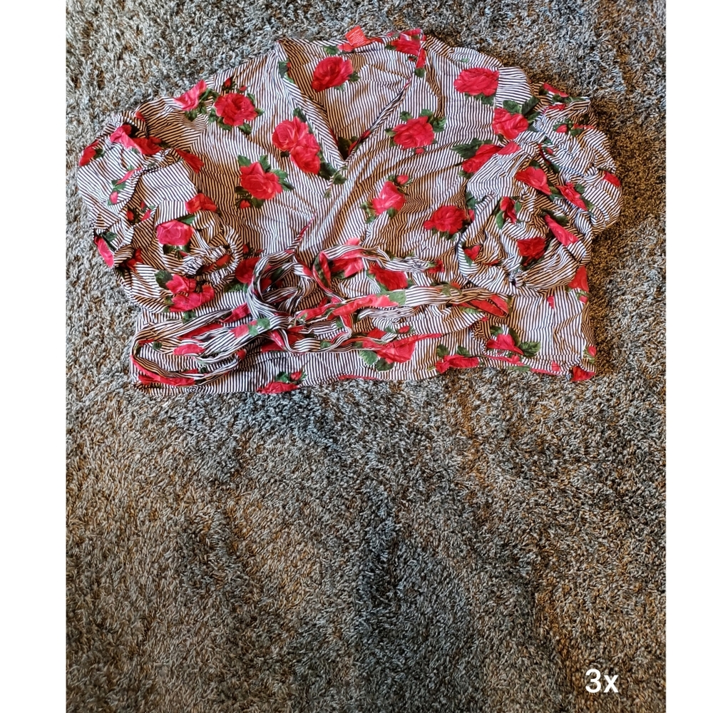 Floral wrap top